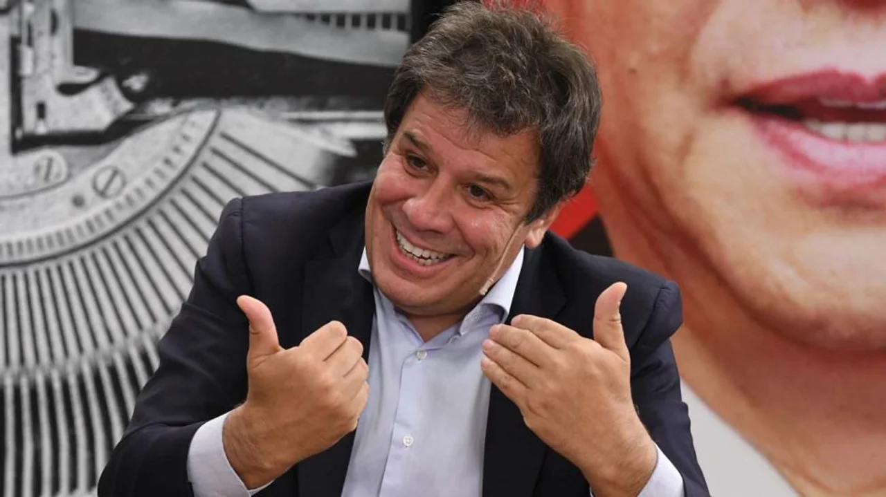 Facundo Manes se pliega a las voces que destruyen a Javier Milei