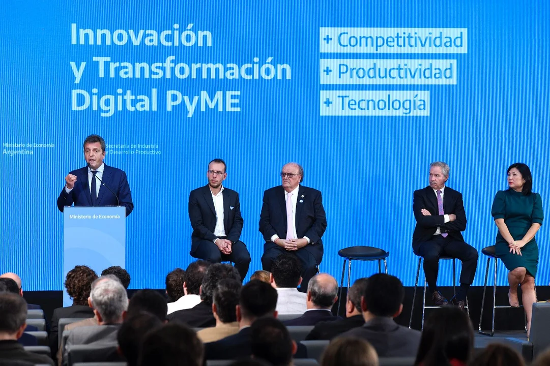 Massa criticó a Macri por tomar deuda "para financiar fiesta"