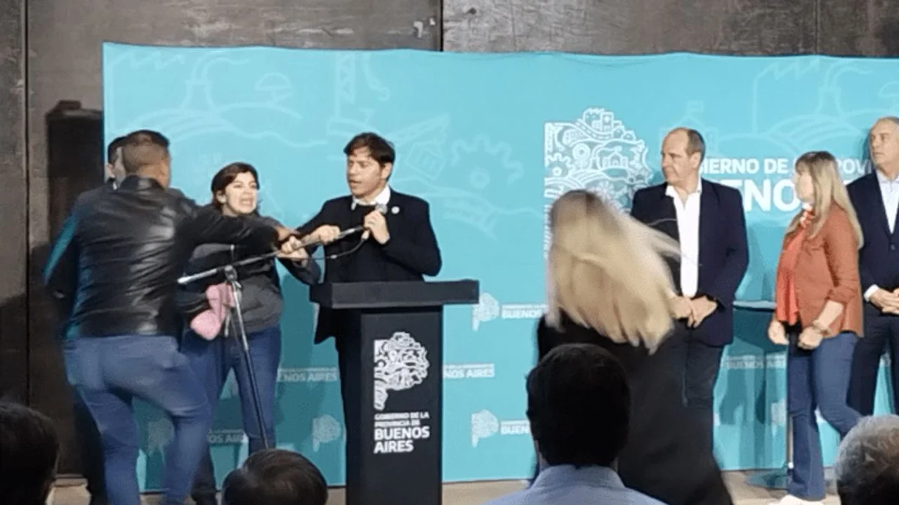 Kicillof recibió a la mujer que lo increpó durante un acto en Brandsen