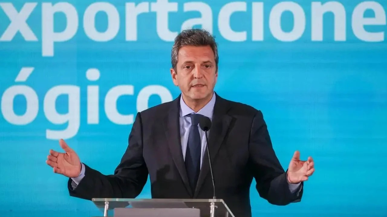 Sergio Massa confirmó que seguirá al frente de Economía en un mensaje a sus colaboradores