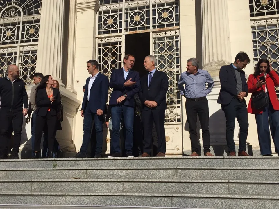 Garro tendrá que competir por la reelección contra el ex intendente Julio Alak