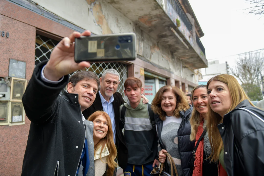 Axel Kicillof visitó la localidad de Avellaneda para respaldar a Jorge Ferraresi