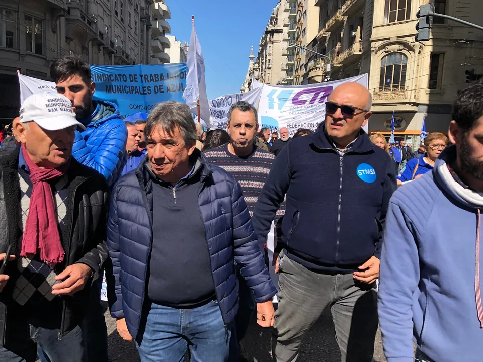 Trabajadores municipales salieron a responder a intendentes PRO que no quieren pagar el bono