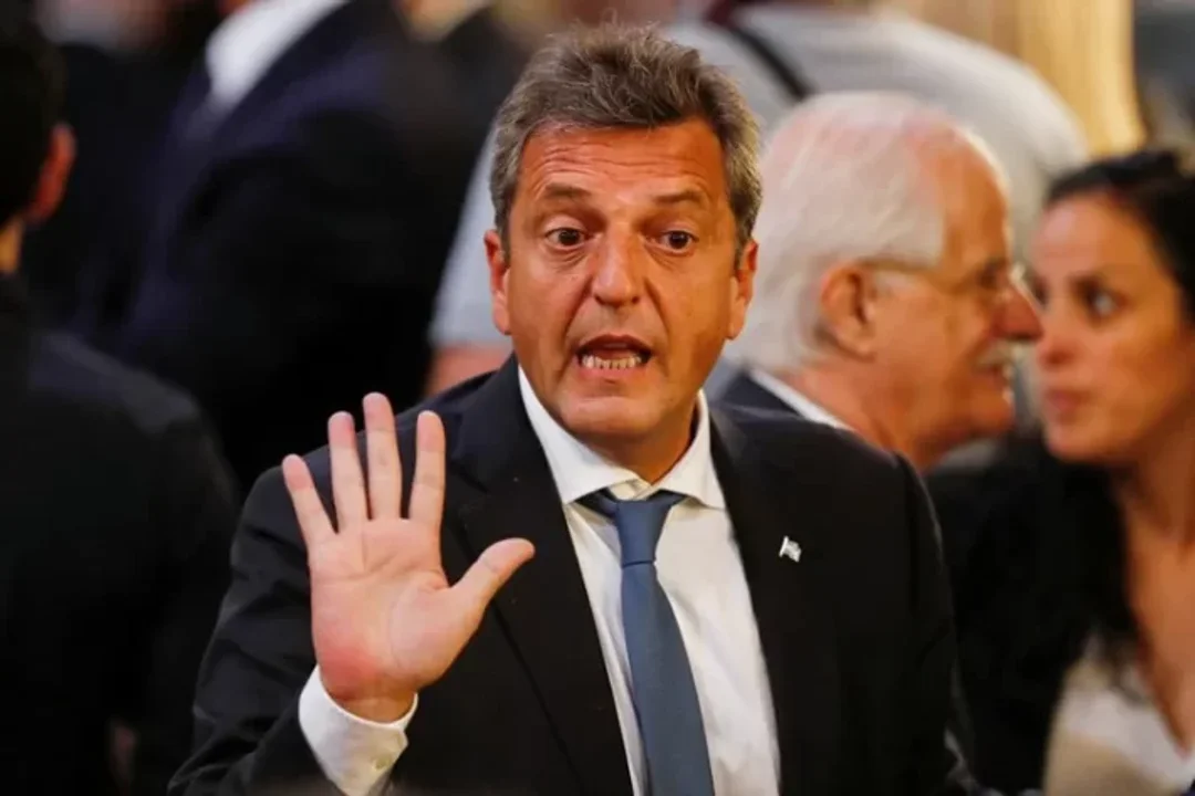 No interrumpas a tu enemigo cuando se equivoca: la campaña de UP ante el nuevo eje Macri-Milei