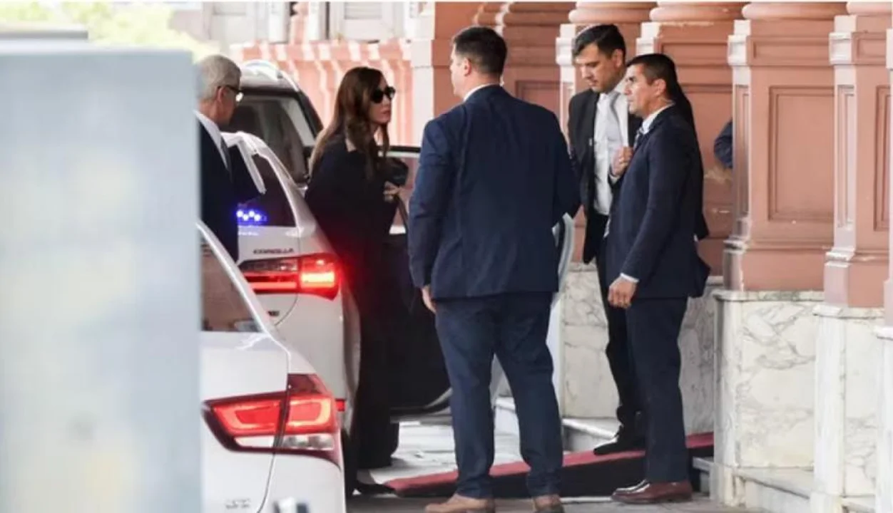 Milei encabezó una nueva reunión de Gabinete con el foco puesto en extraordinarias