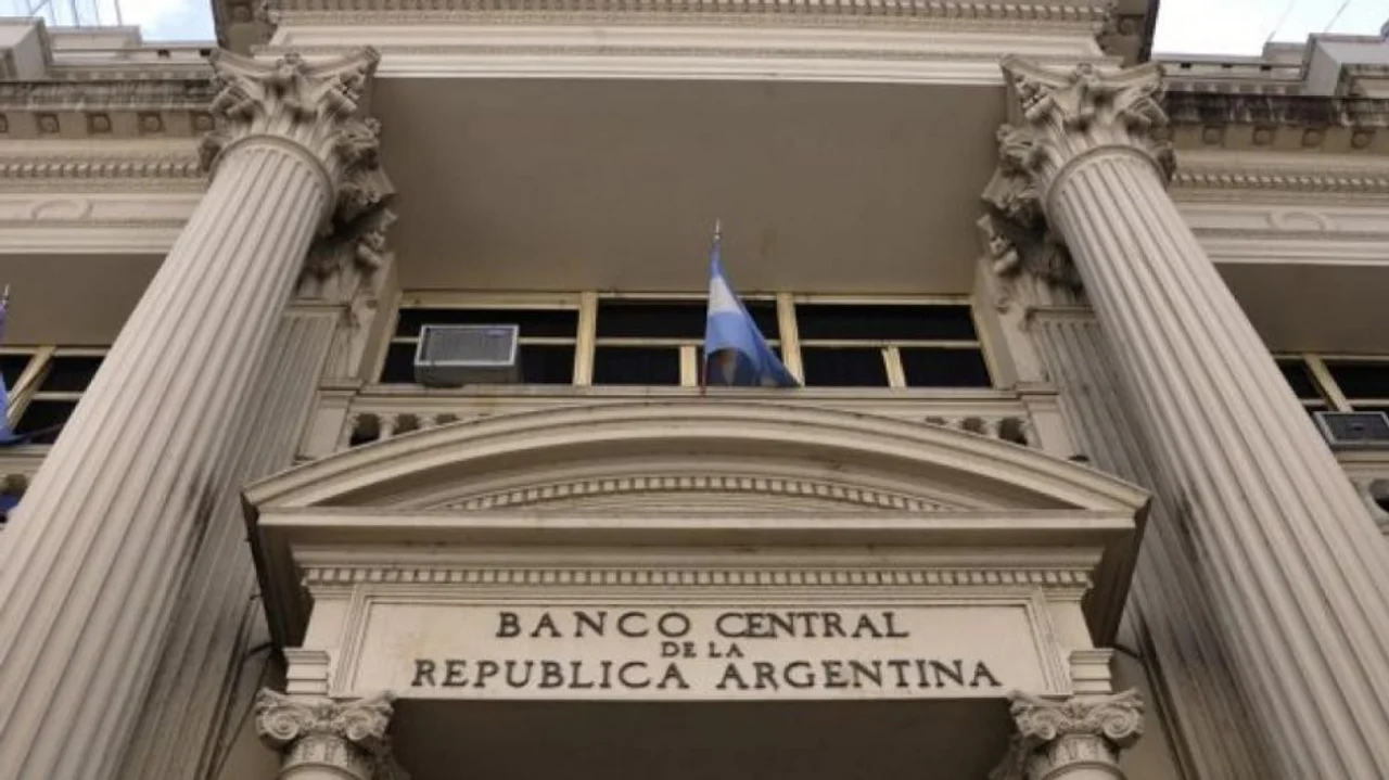Más deuda para pagar deuda: El Gobierno toma US$3200 millones del Banco Central