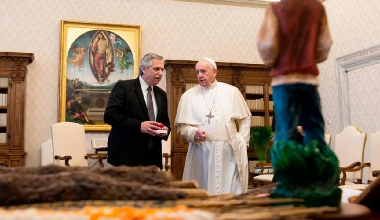 El papa Francisco recibió a Alberto Fernández en el Vaticano