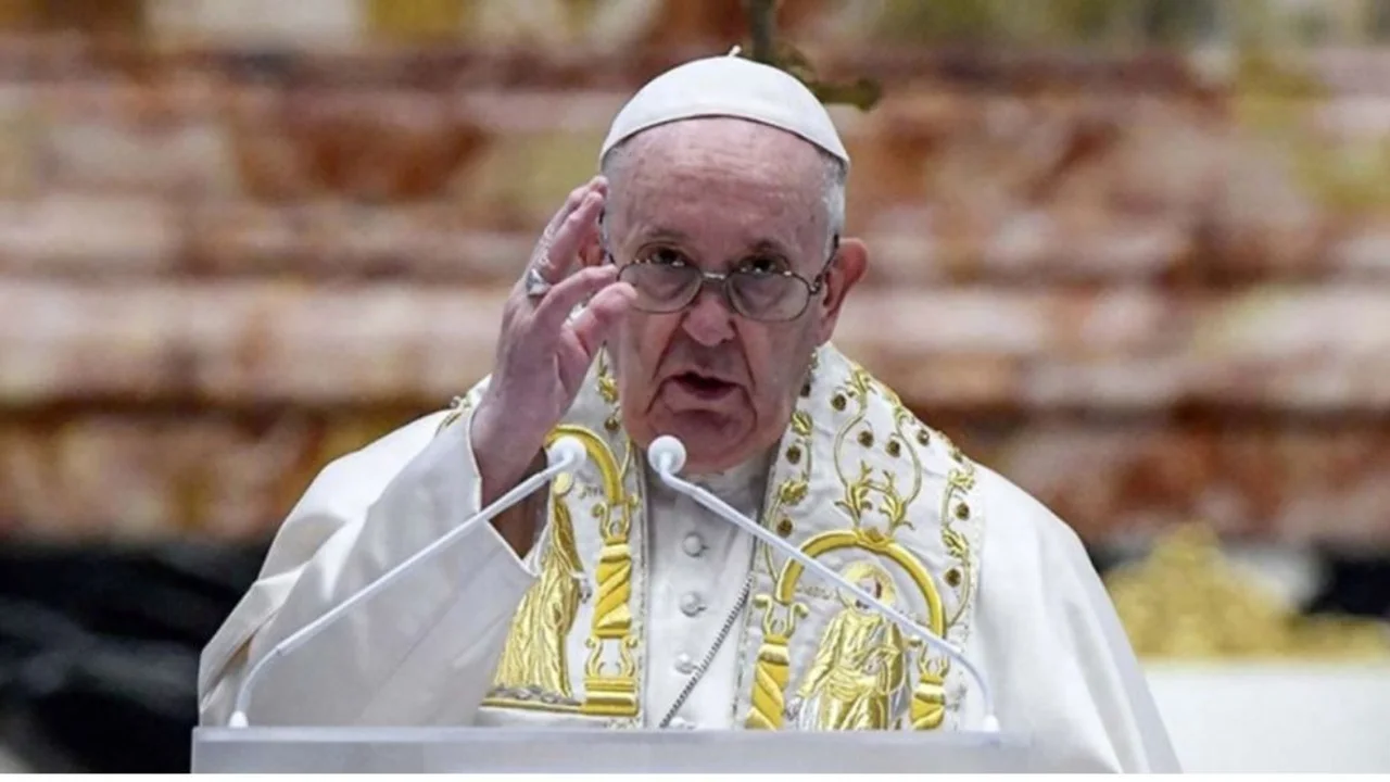 El papa Francisco dijo estar listo a “iniciar diálogo” con Milei