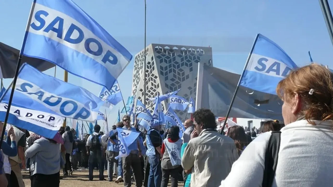 Gremios docentes confirmaron un paro para el primer día de clases si no hay paritaria nacional