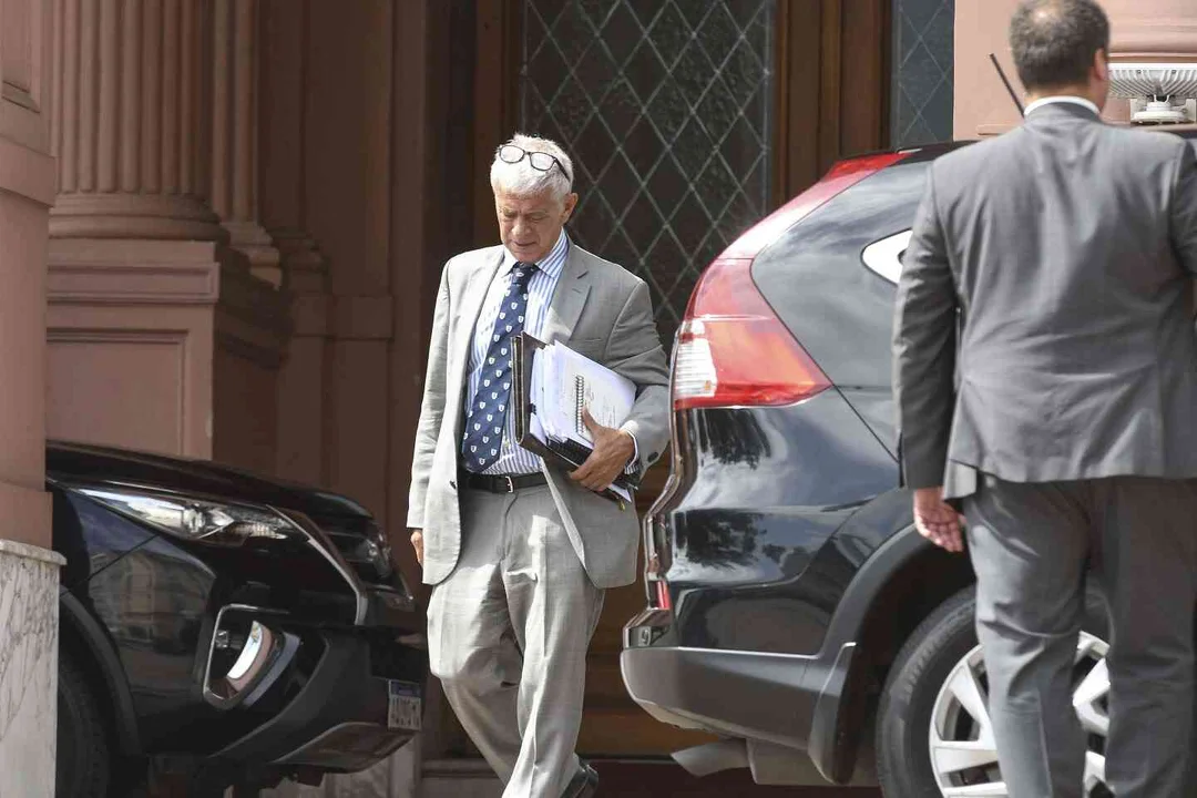 Polémica: El estudio de Cuneo Libarona se desmarca del Ministro tras el escándalo “Mameluco” Villalba