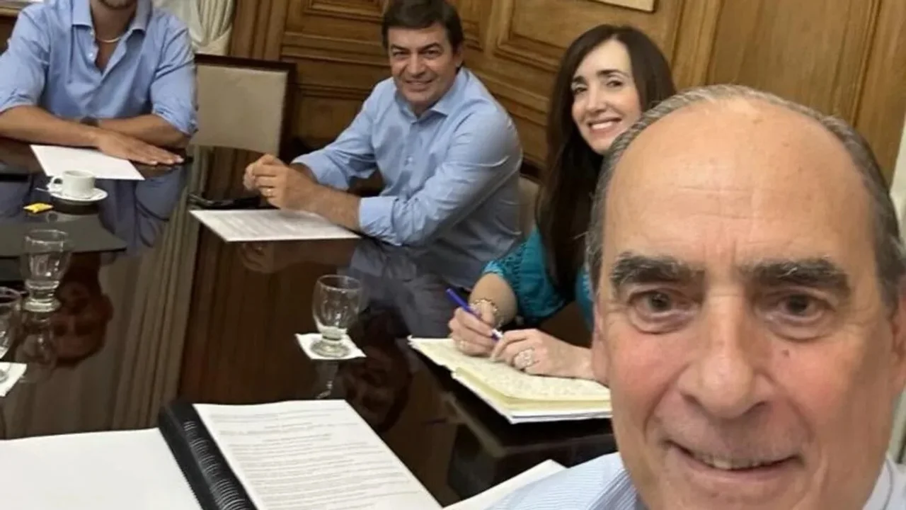 En el Gobierno consideran que Villarruel "podría haber evitado" el tratamiento del DNU
