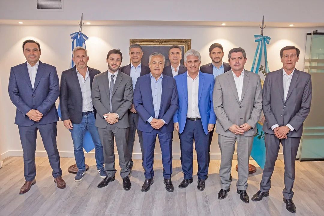 Gobernadores de JxC apoyarán la Ley Ómnibus aunque desconfían de las promesas de Milei