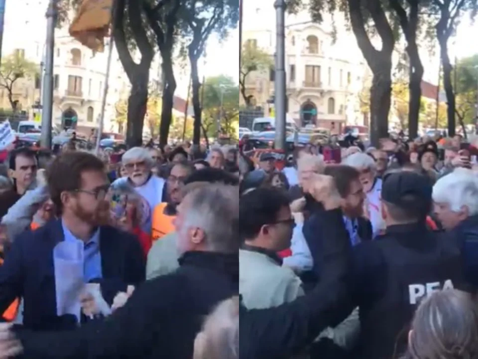 Jubilados increparon a Nicolás Massot en el ingreso al Congreso