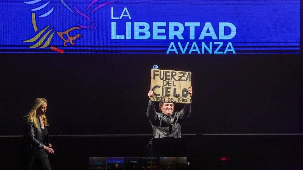 Papelón: Denuncian que Milei se robó el nombre de La Libertad Avanza en Provincia