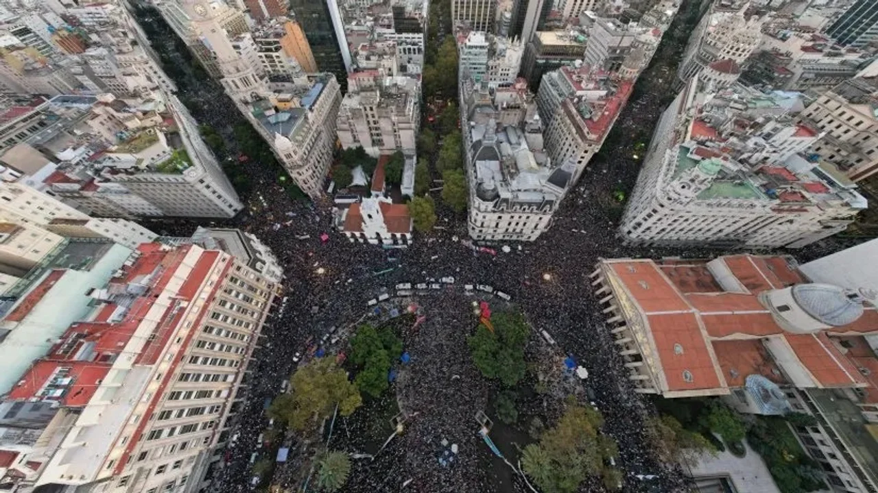 Dirigentes de casi todo el arco político llamaron a marchar contra el veto de Milei
