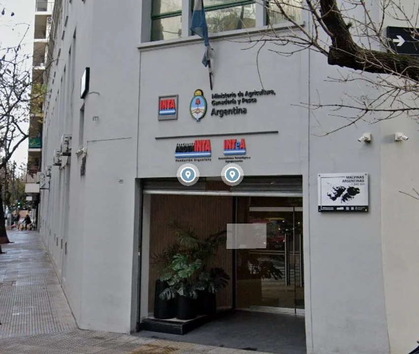 Milei pone en venta más de 300 inmuebles y terrenos del Estado