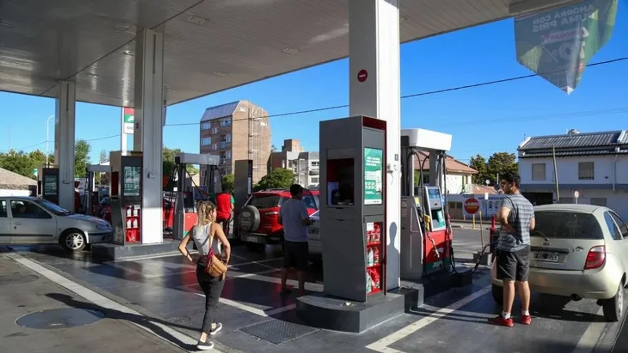 Vuelve a aumentar la nafta este viernes y supera el 340% de incremento en lo que va del año