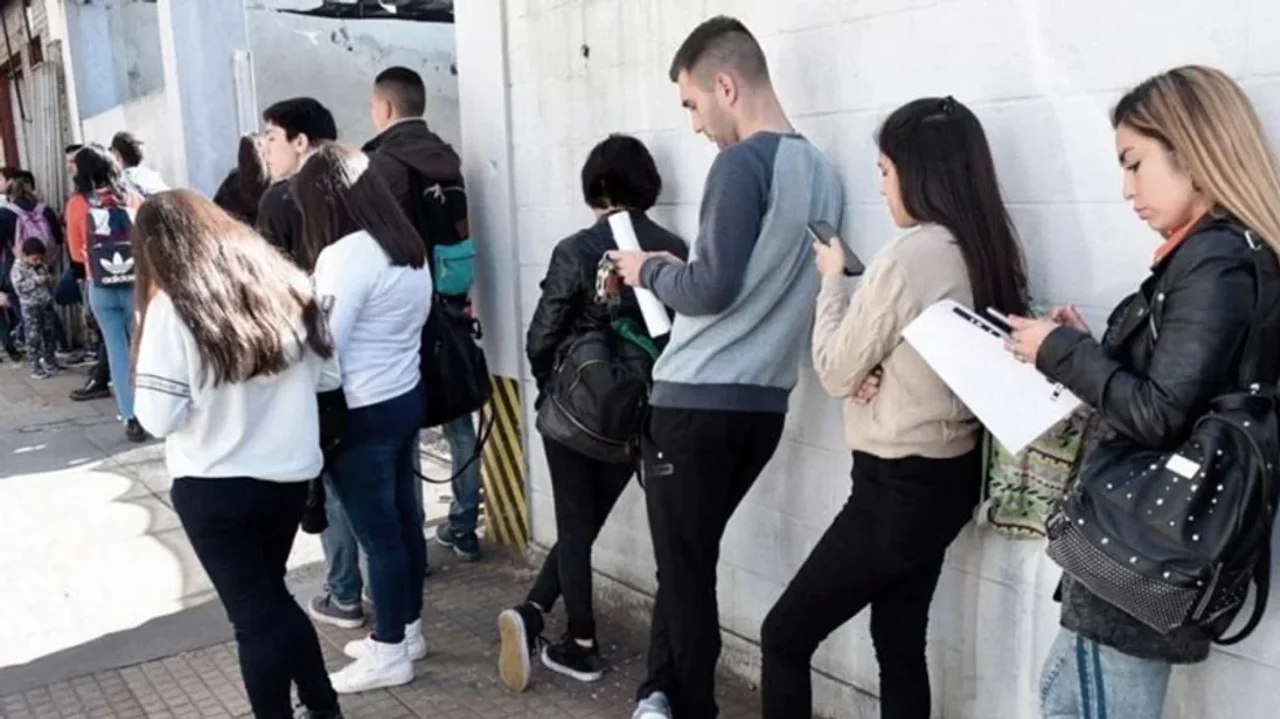 La desocupación en la Era Milei: El 90% de los jóvenes de Argentina no encuentra trabajo