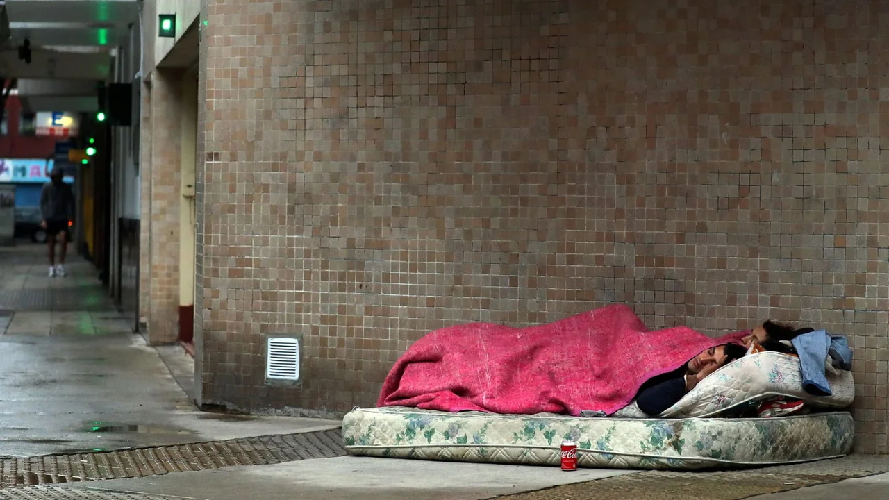 El ajuste en números: 300 mil familias y casi 900 mil personas son pobres en CABA