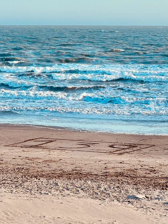 CFK celebró la restitución de la nieta 139 desde las playas de Monte Hermoso