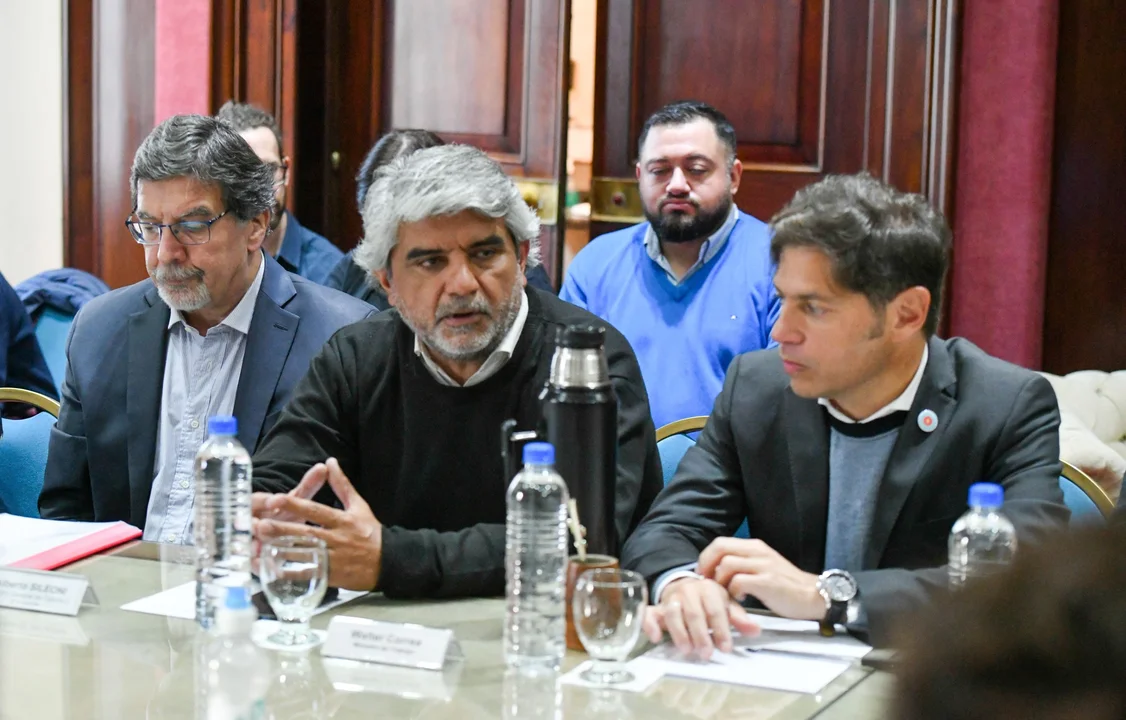 Kicillof convocó a paritarias estatales tras el reclamo "urgente" de los gremios