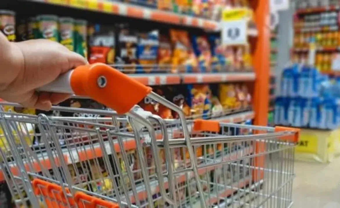 La Argentina de Milei es el país más caro de América Latina y el consumo sigue cayendo