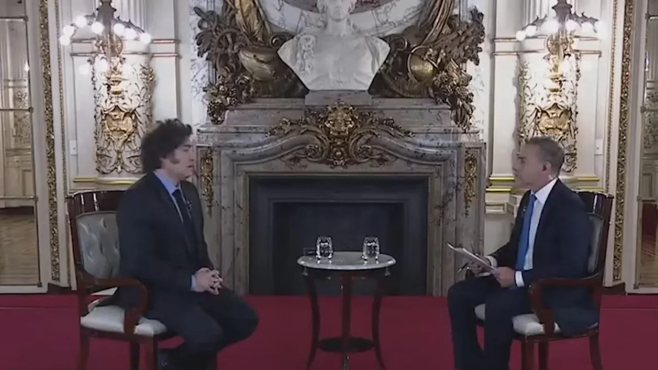 "Es Falso": Milei ahora niega que pidió la renuncia de Kicillof e intervenir la Provincia